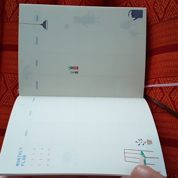 3/$28 SALE 365 Day Planner - Picture 4 of 6